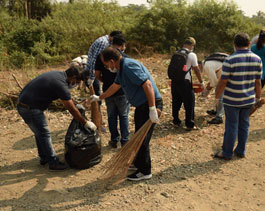 Slum and Beach Clean-up volunteering drive at Uran, removing 750 kg of waste