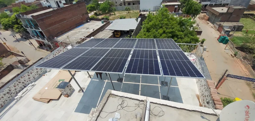 Rooftop solar panels powering a home through the PM Surya Ghar Muft Bijli Yojana in India