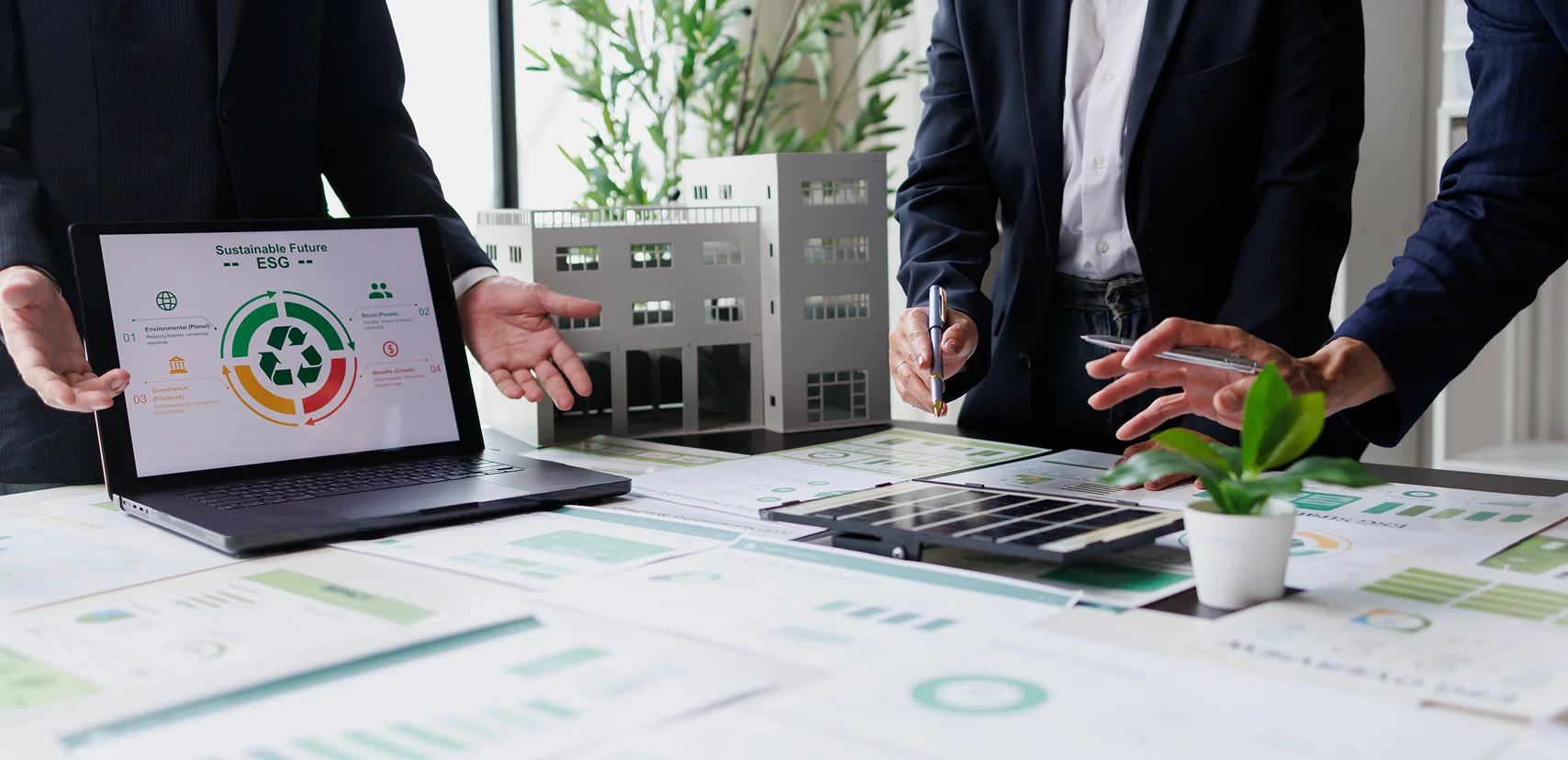 Voluntary and compliance carbon markets explained