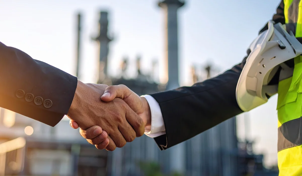 Tailored contracts between Commercial and Industrial consumers and generators