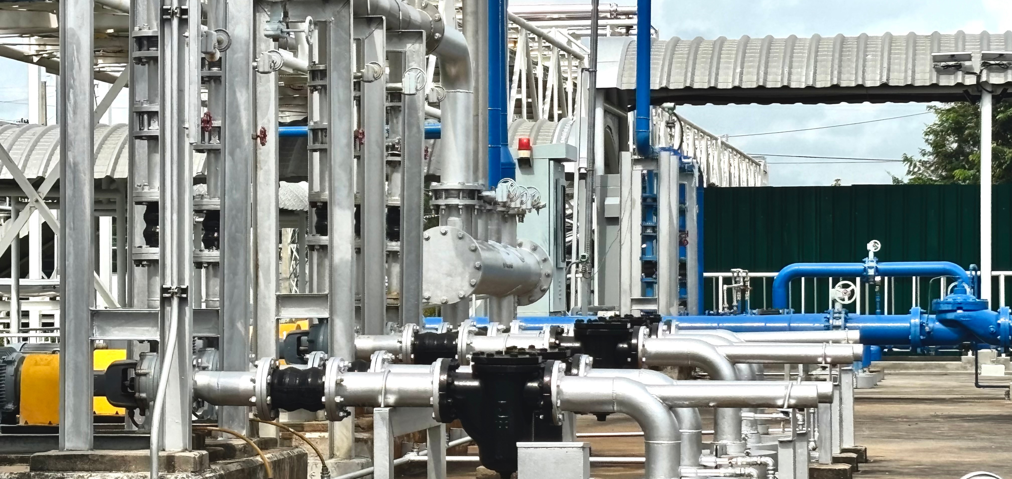 Industrial facility with pipelines and equipment for carbon capture and storage