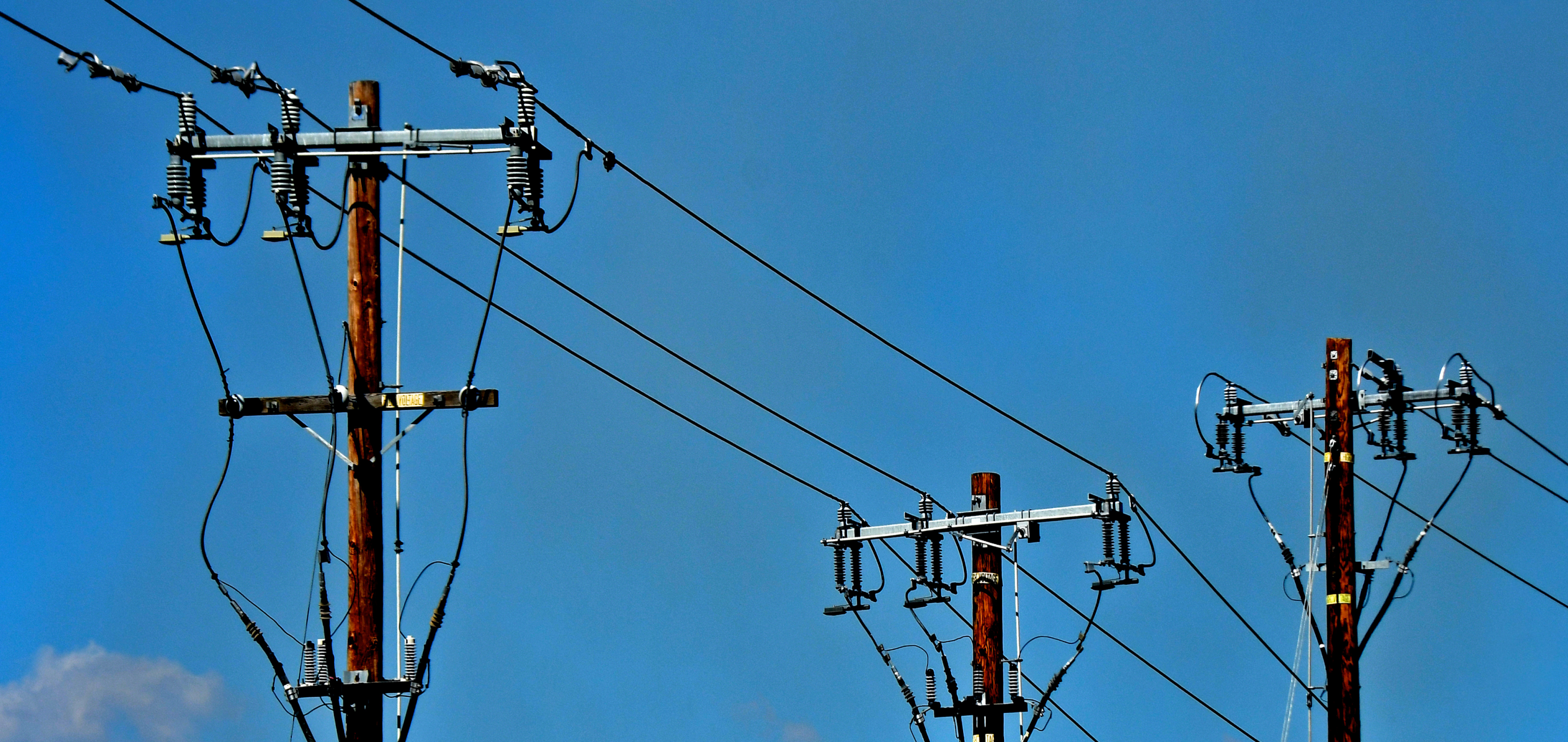 High-voltage power lines and electrical equipment for energy transmission