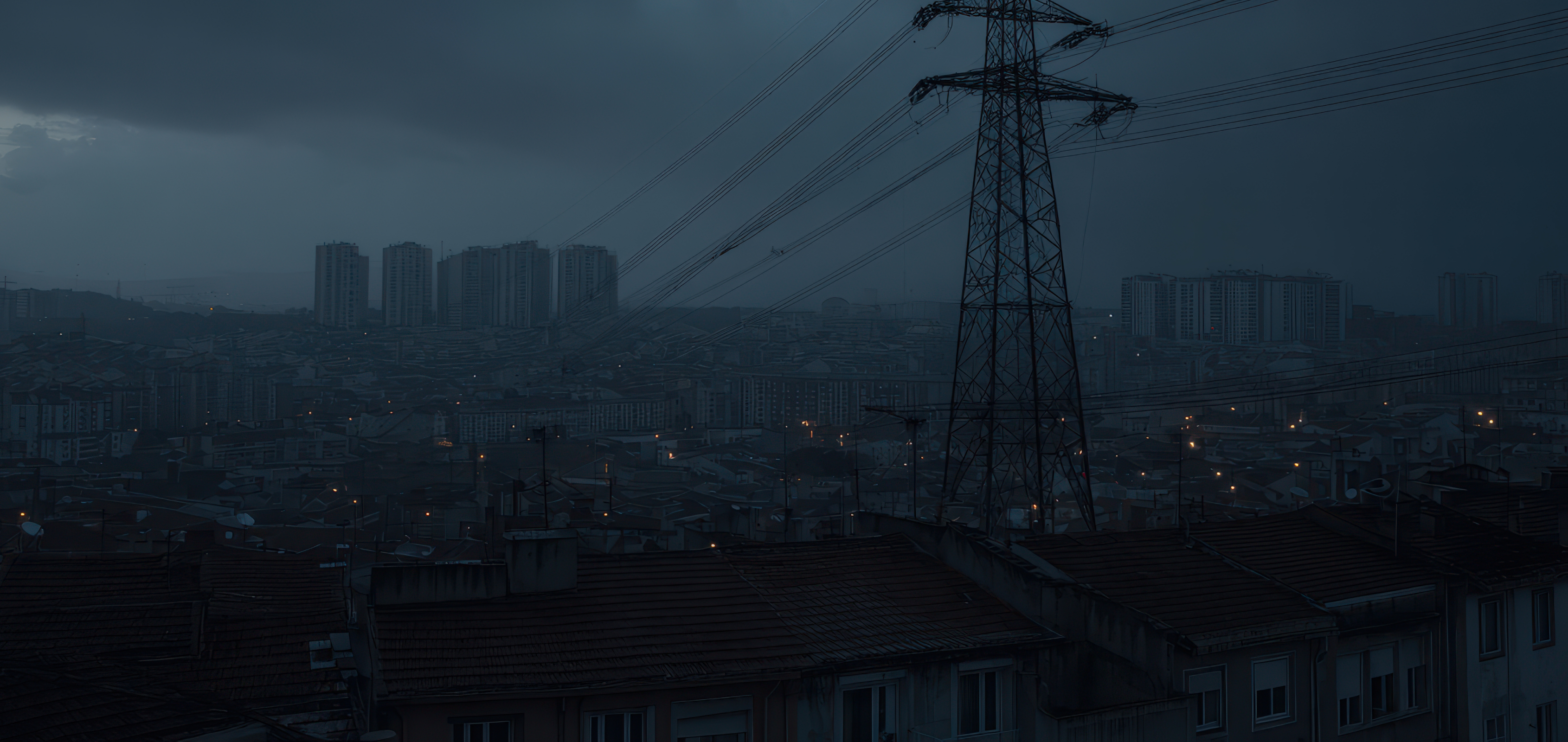 Power transmission system featuring high-voltage electricity lines