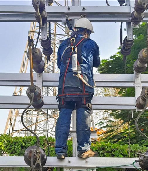 Safety briefing at a solar site